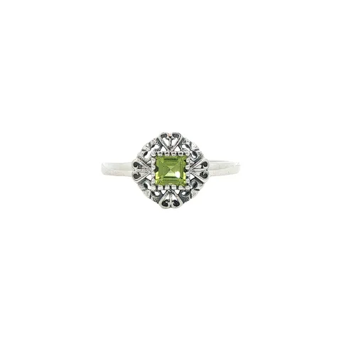 Vintage Sterling Silver Ring with Peridot