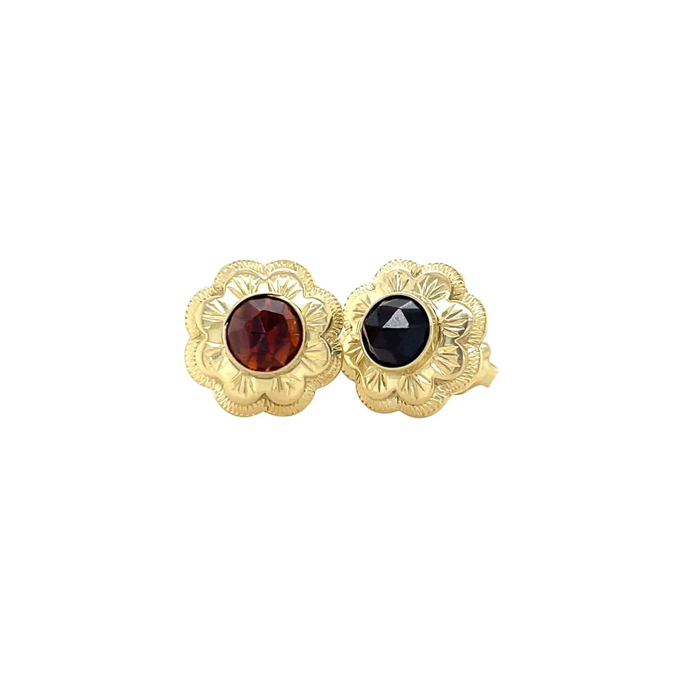 Vintage 14K Gold Stud Earrings with Garnet