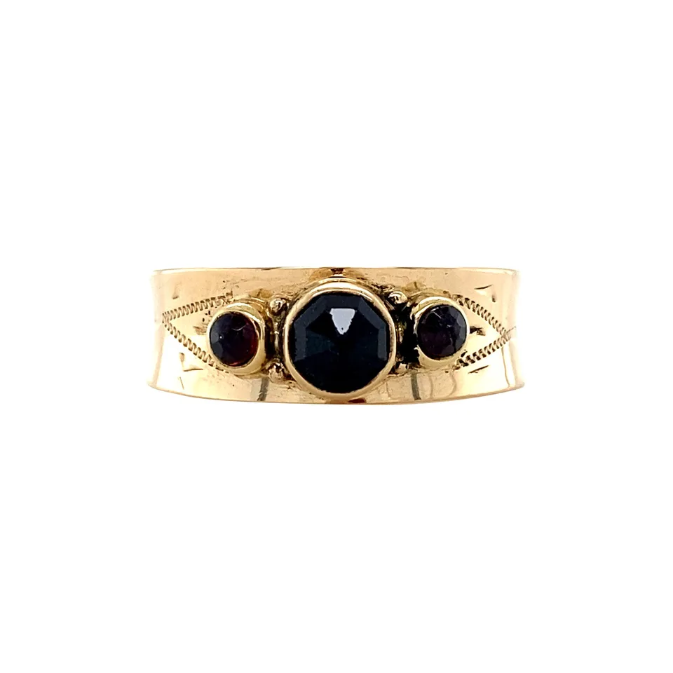 Vintage 14K Gold Ring with Garnet