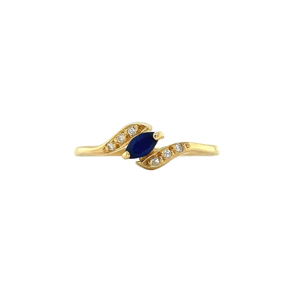 Vintage 18K Gold Ring with Sapphire and Diamond