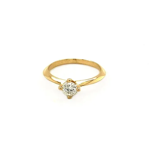 Vintage 14K Gold Solitaire Ring with Diamond