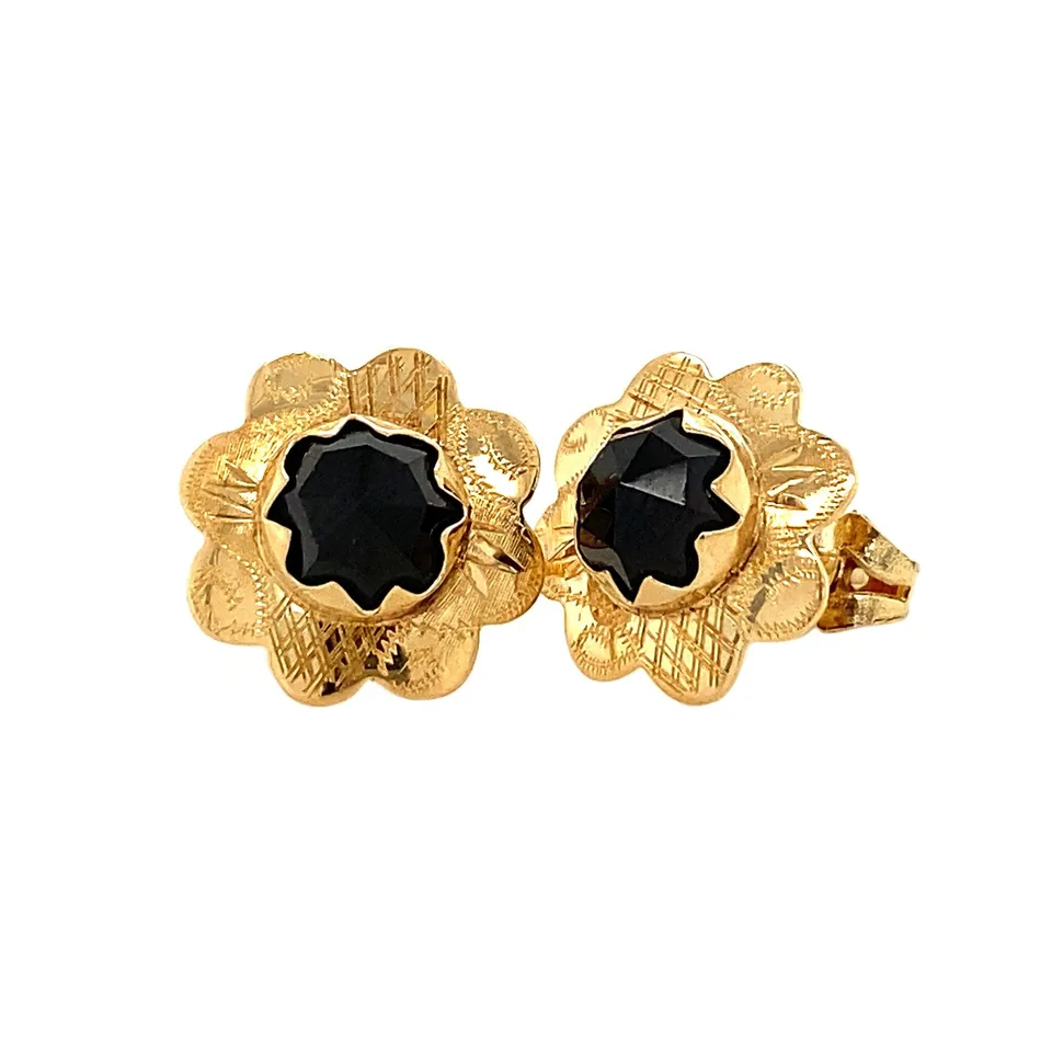 Vintage 14K Gold Stud Earrings with Garnet