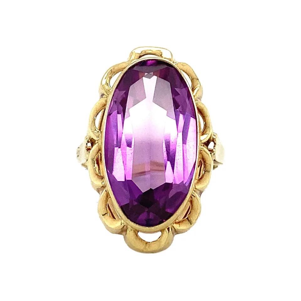 Vintage 14K Gold Ring with Paarse Sapphire