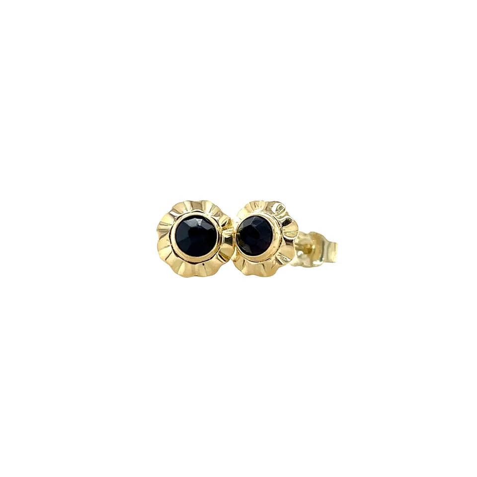 Vintage 14K Gold Stud Earrings with Garnet