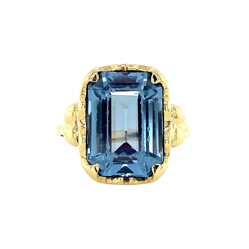 Vintage 14K Gold Ring with Spinel