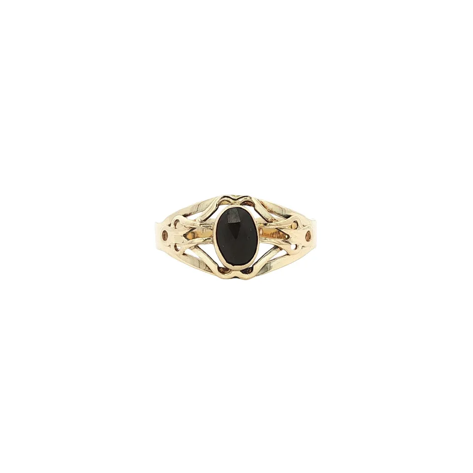 Vintage 14K Gold Ring with Garnet