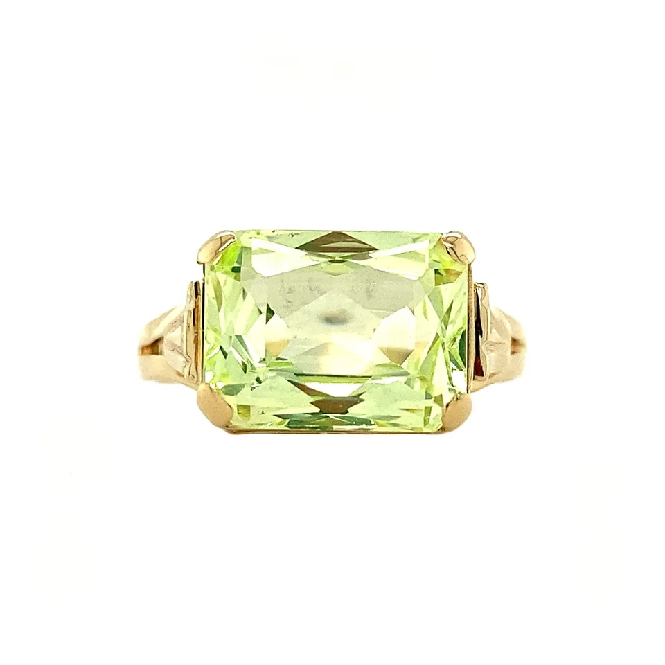 Vintage 14K Gold Ring with Green Spinel
