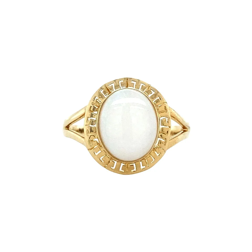 Vintage 14K Gold Ring with Opal