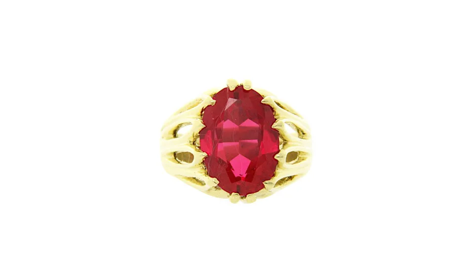 Vintage 18K Gold Ring with Synthetic Ruby