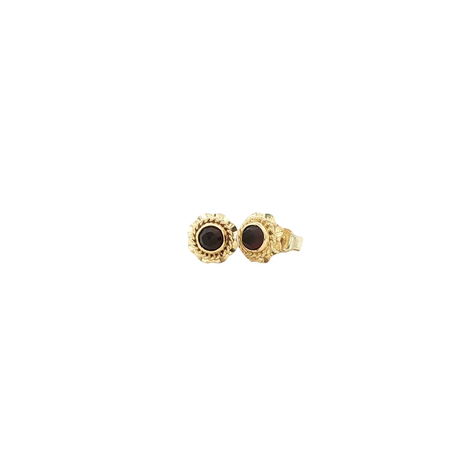 Vintage 14K Gold Stud Earrings with Garnet