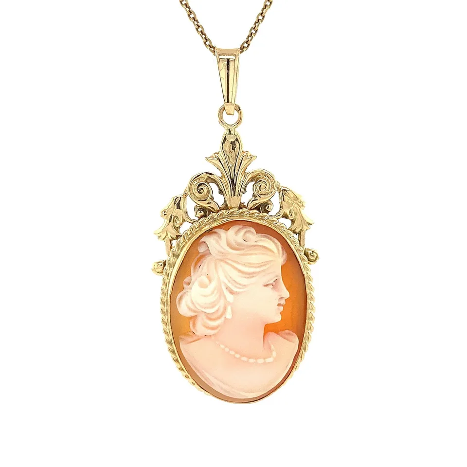 Vintage 14K Gold Pendant with Cameo