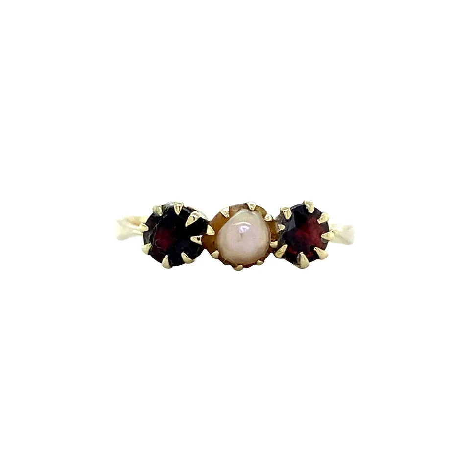 Vintage 14K Gold Ring with Pearl and Garnet