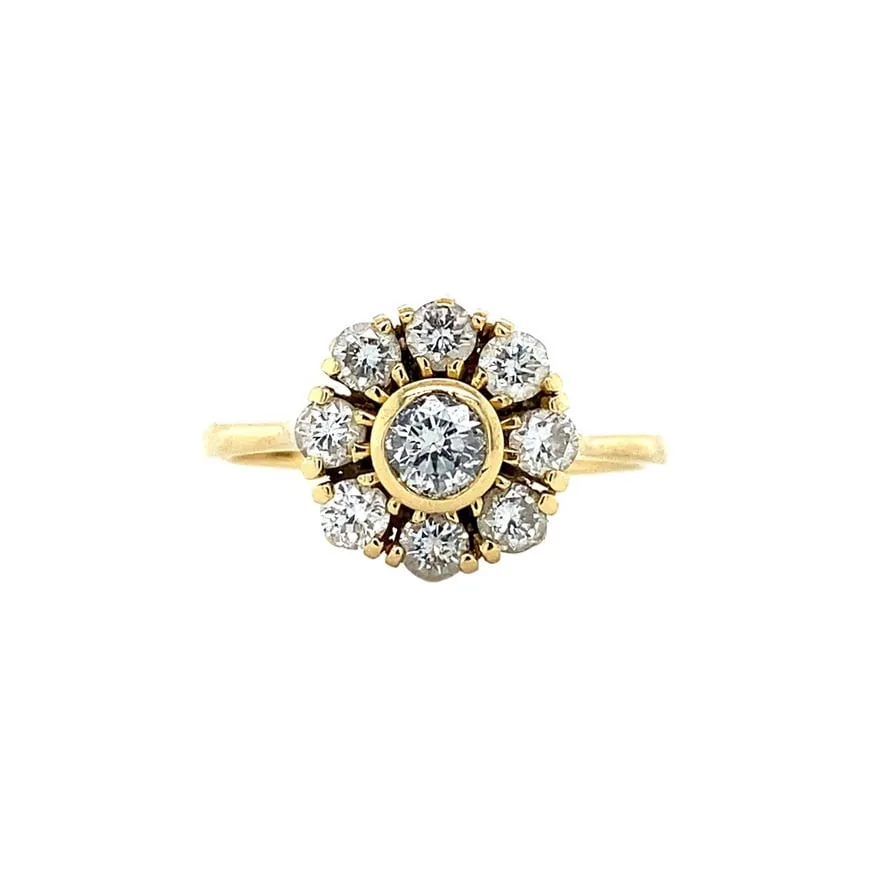Vintage 18K Gold Cluster Ring with Diamond