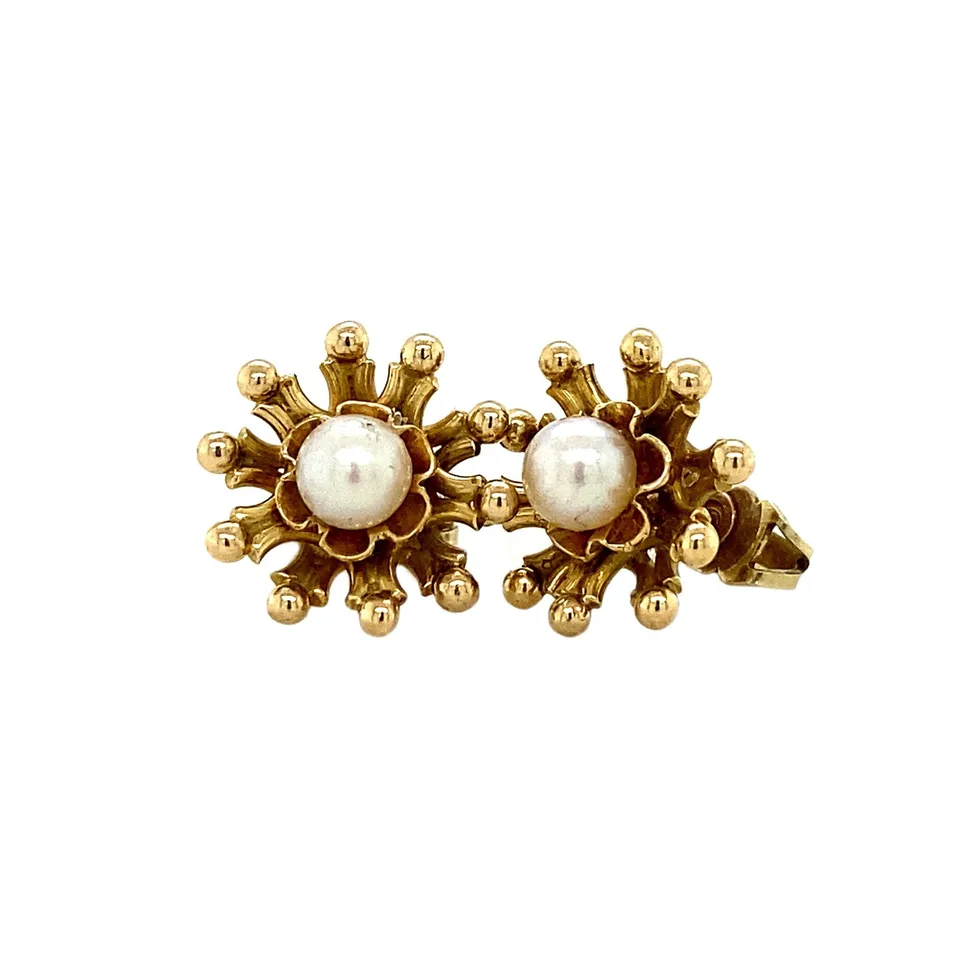 Vintage 14K Gold Stud Earrings with Pearl