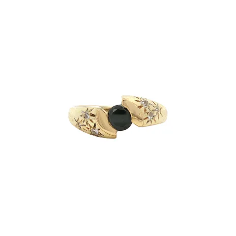 Vintage 14K Gold Ring with Diamond
