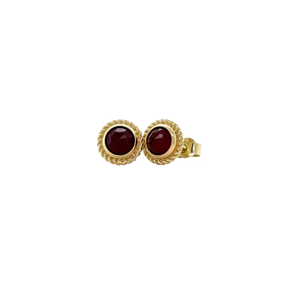 Vintage 14K Gold Stud Earrings with Carnelian