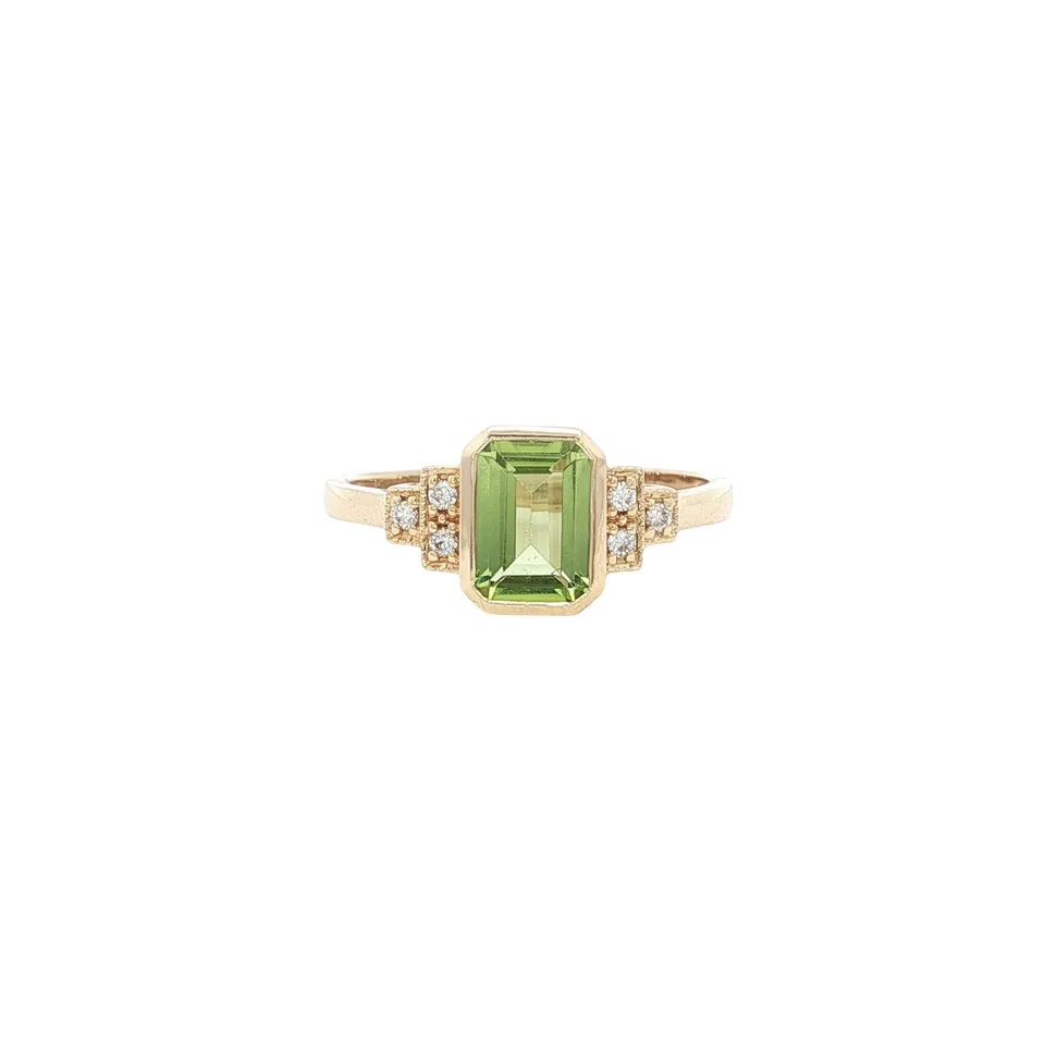 Vintage 14K Gold Ring with Peridot and Diamond
