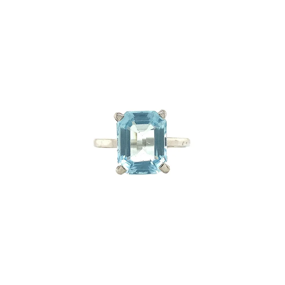 Vintage 18K White Gold Ring with Aquamarine