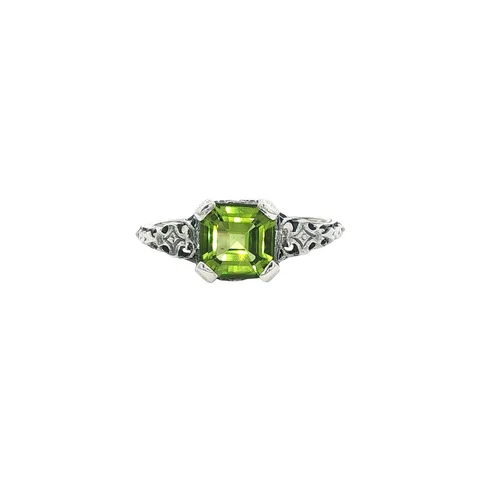 Vintage Sterling Silver Ring with Peridot