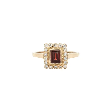 Vintage 14K Gold Ring with Garnet and Diamond