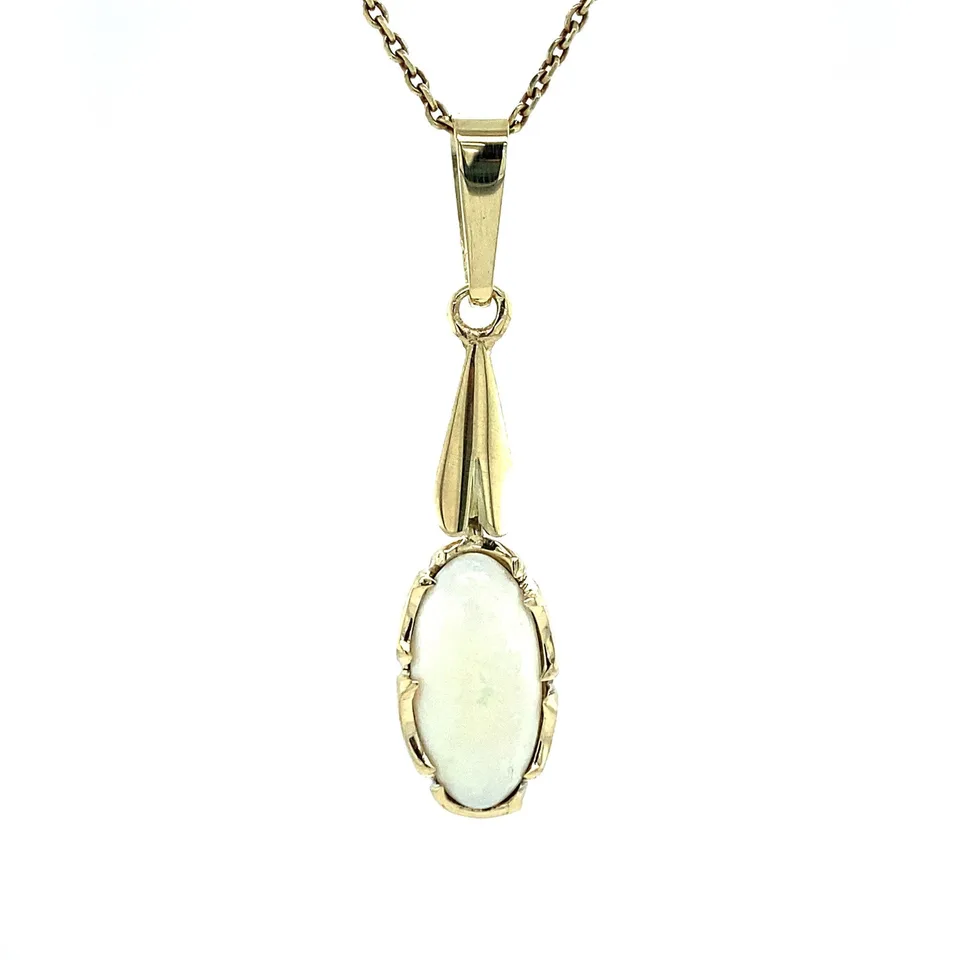 Vintage 14K Gold Pendant with Opal