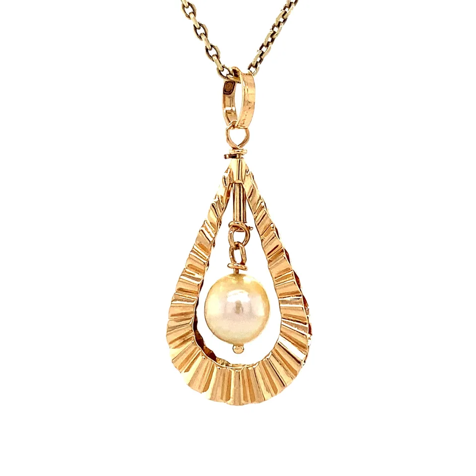 Vintage 14K Gold Pendant with Pearl