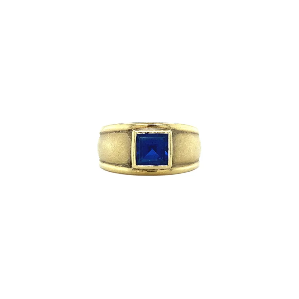 Vintage 14K Gold Ring with Synthetic Sapphire