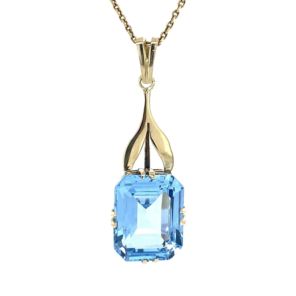 Vintage 14K Gold Pendant with Blue Spinel