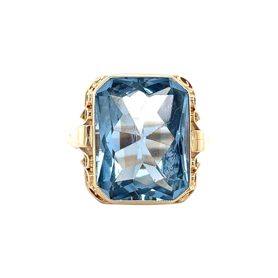 Vintage 14K Gold Ring with Spinel