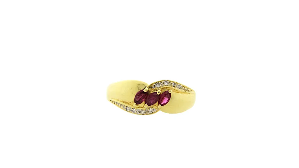 Vintage 18K Gold Ring with Ruby and Diamond