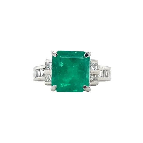 Vintage Platinum Ring with Emerald and Diamond