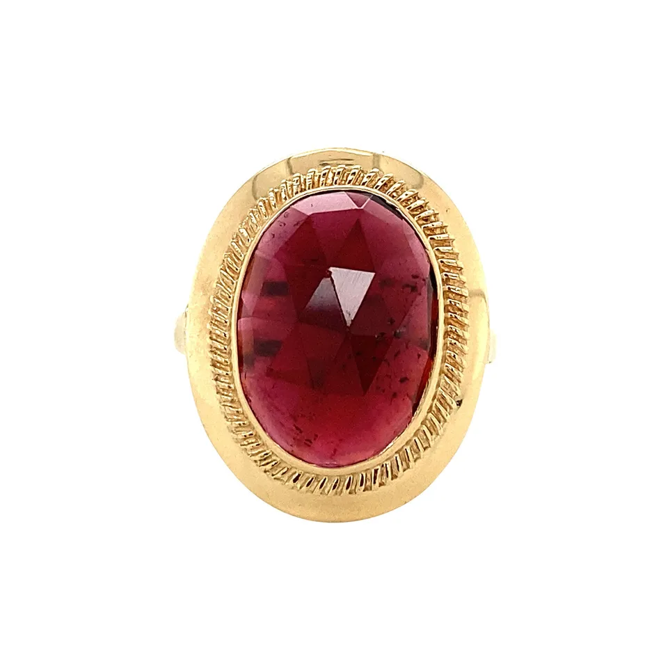 Vintage 14K Gold Ring with Garnet