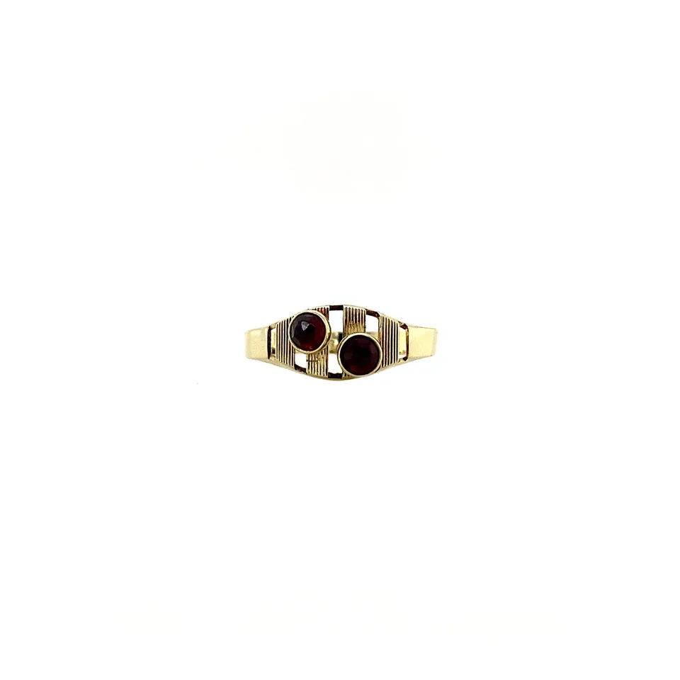 Vintage 14K Gold Ring with Garnet