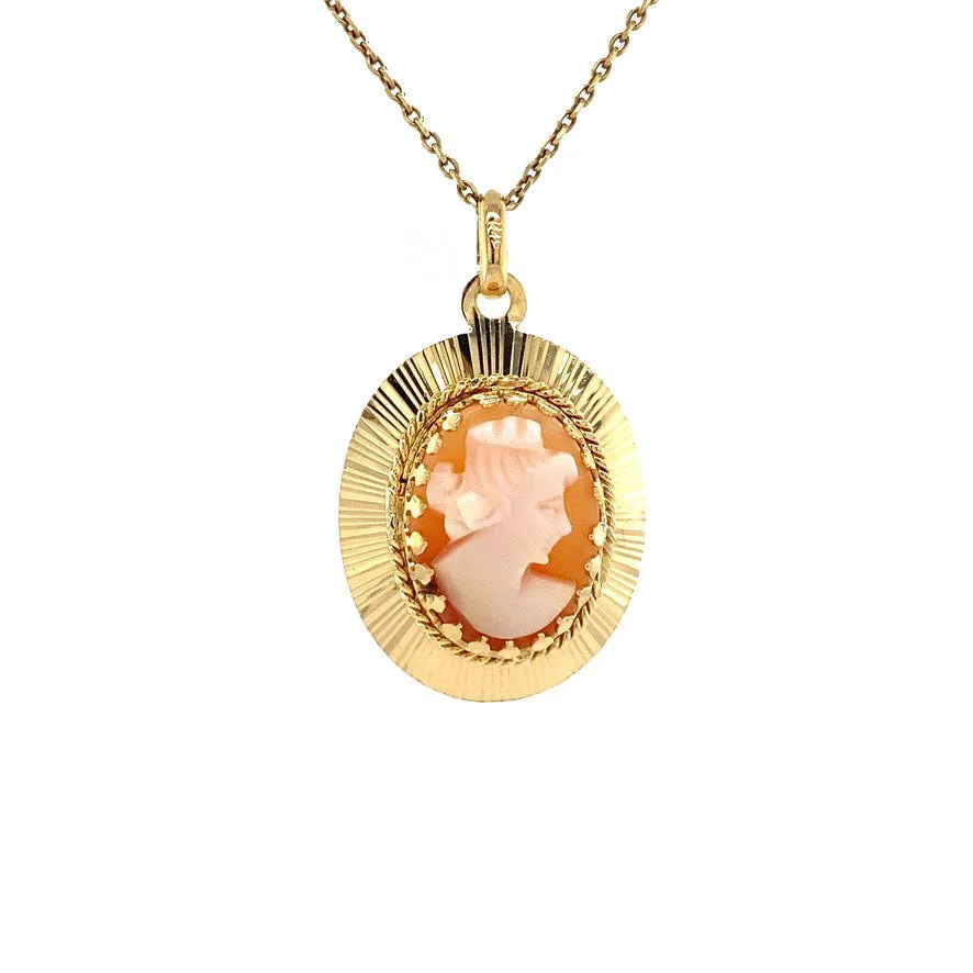 Vintage 18K Gold Pendant with Cameo
