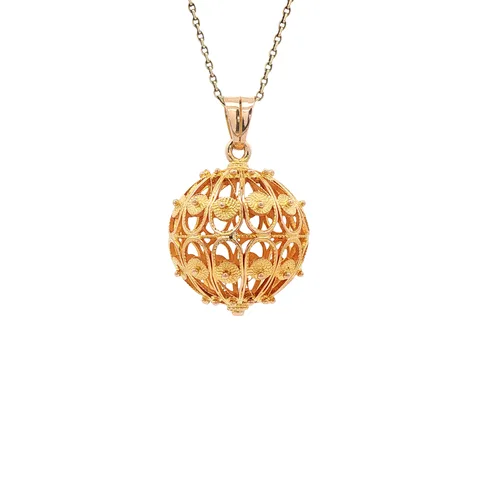 Vintage 14K Gold Filigree Pendant