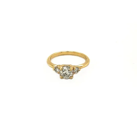 Vintage 14K Gold Ring with Diamond