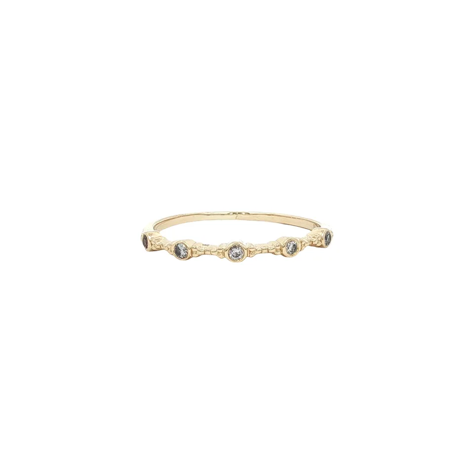 Vintage 14K Gold Ring with Diamond