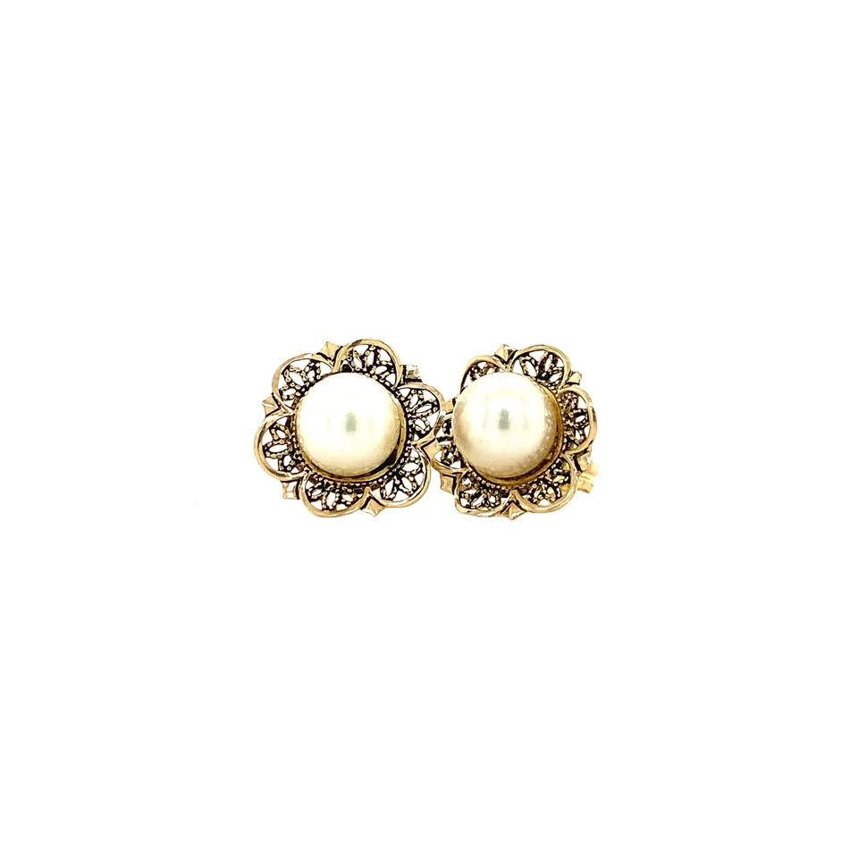 Vintage 14K Gold Stud Earrings with Pearl