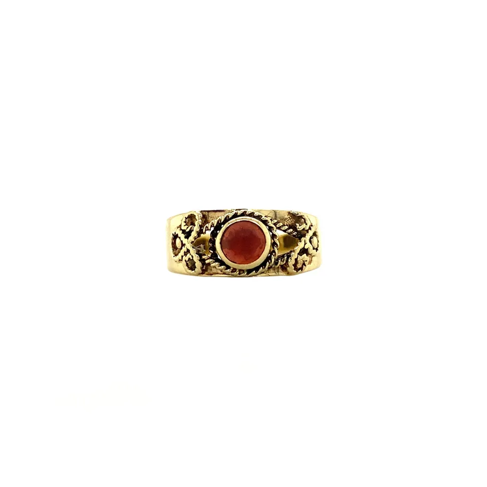 Vintage 14K Gold Ring with Garnet Doublet