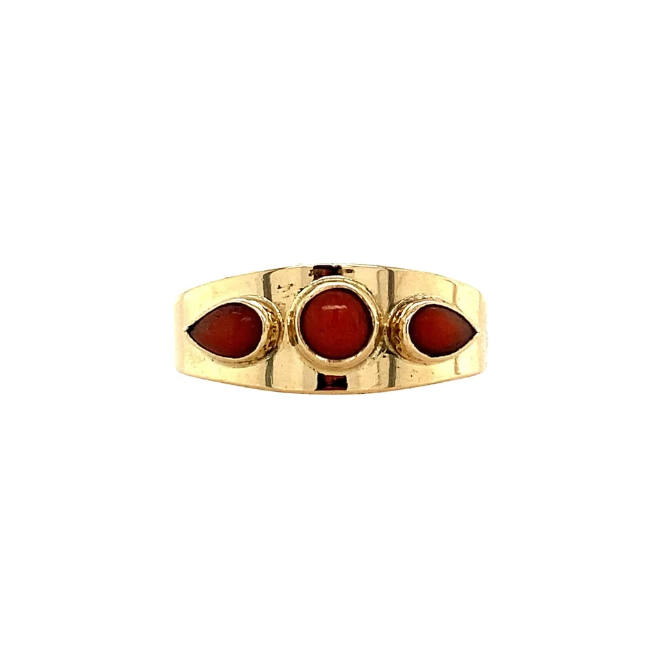 Vintage 14K Gold Ring with Red Coral