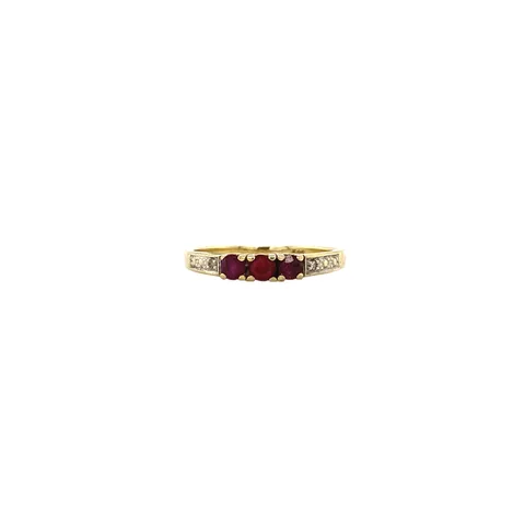 Vintage 14K Gold Ring with Ruby and Diamond