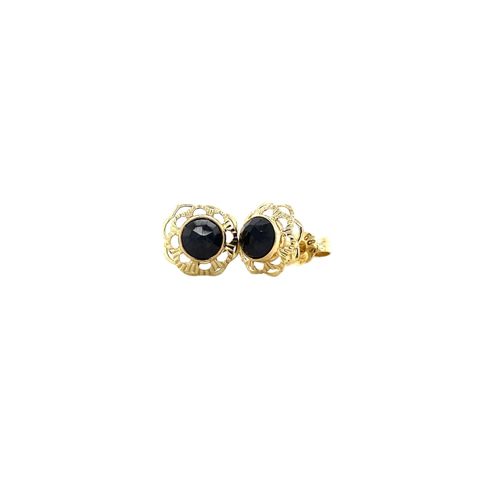 Vintage 14K Gold Stud Earrings with Garnet