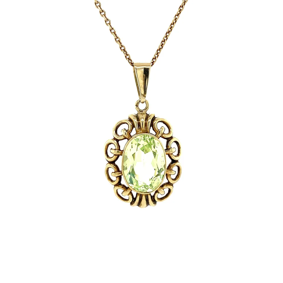 Vintage 14K Gold Pendant with Spinel