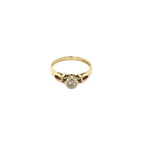 Vintage 9K Gold Ring with Diamond