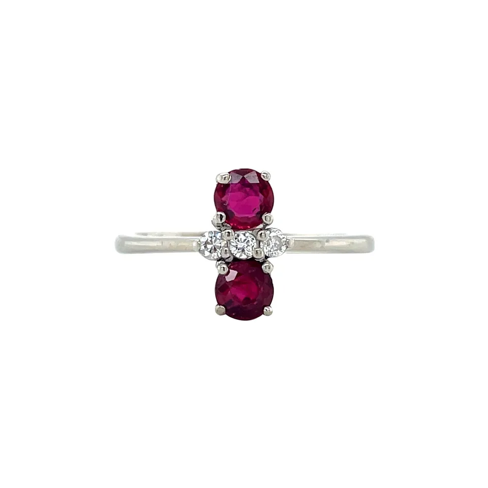 Vintage 18K White Gold Ring with Ruby and Diamond