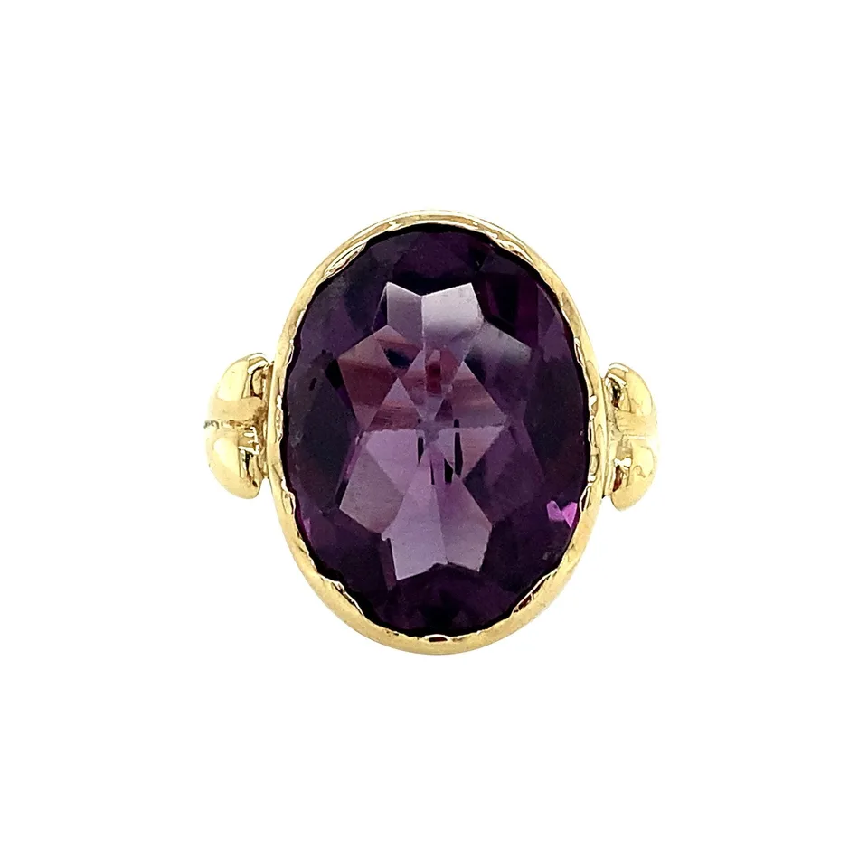Vintage 14K Gold Ring with Paarse Sapphire