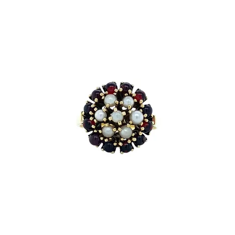 Vintage 14K Gold Ring with Garnet and Pearl