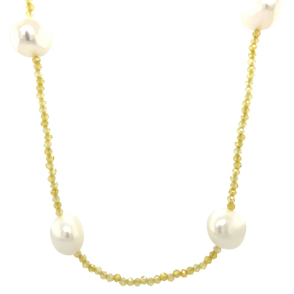 Vintage Cubic Zirconia Necklace with Pearls and a 14K Gold Clasp 48 cm