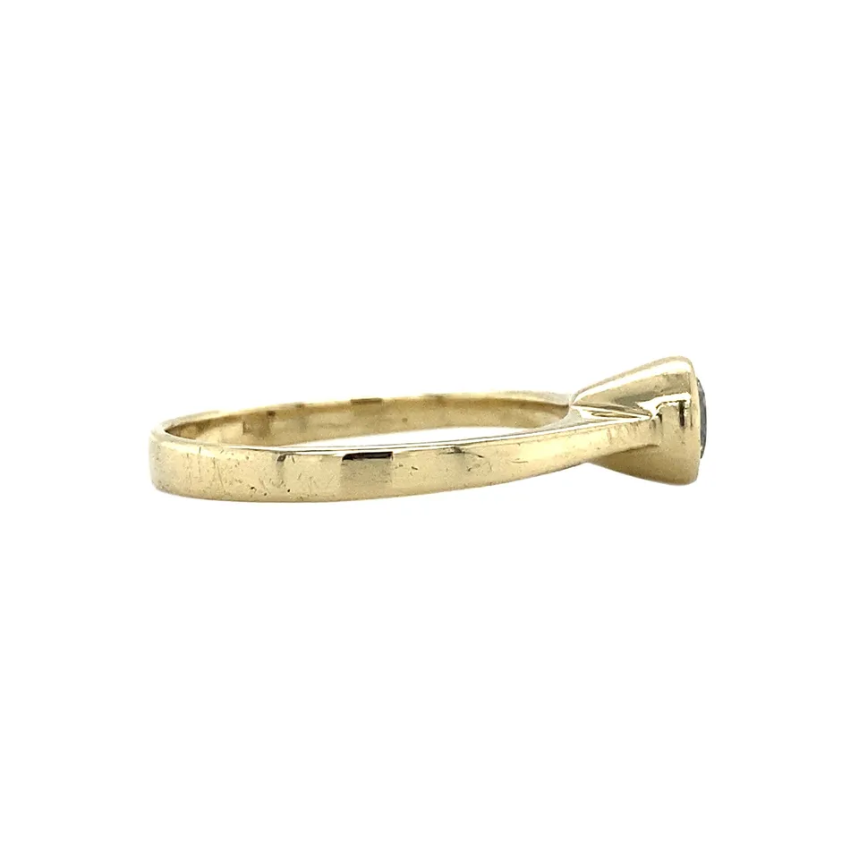 Vintage 14K Gold Ring with Ruby