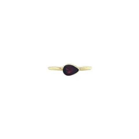 Vintage 14K Gold Ring with Garnet